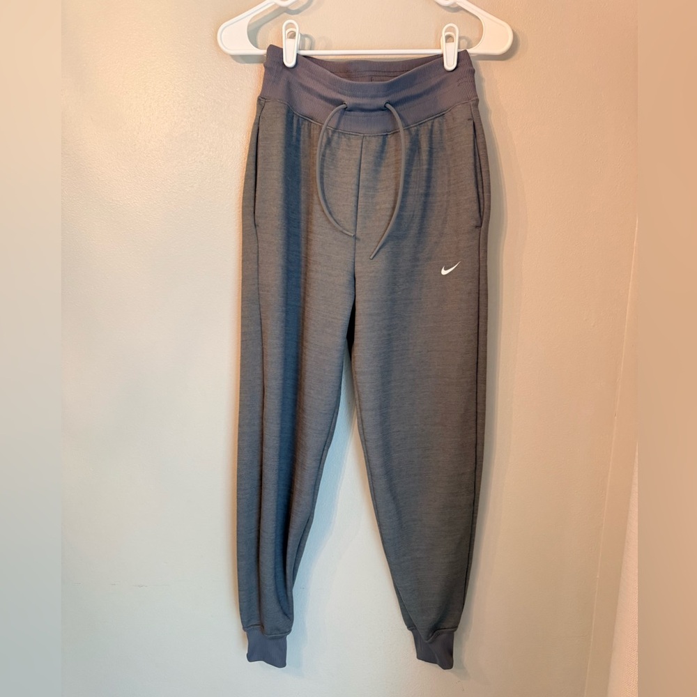 Nike Woman’s Terma Fit Gray Sweatpants XS